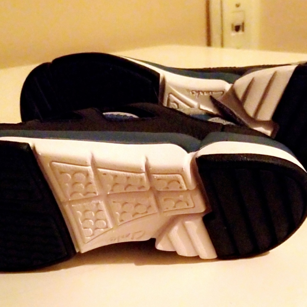 Shoes - Picture 3 of 3